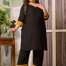 PrettyPlus by Desinoor.com Women Regular Kurta with Palazzos image 3