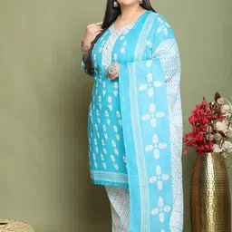 Rajnandini Plus Size Sweetheart Neck Floral Printed Straight Kurta with Salwar & Dupatta image 5