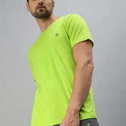 ONN Men Green Solid Cotton T-shirt-image-17