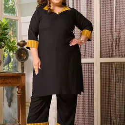 PrettyPlus by Desinoor.com Women Regular Kurta with Palazzos image 4