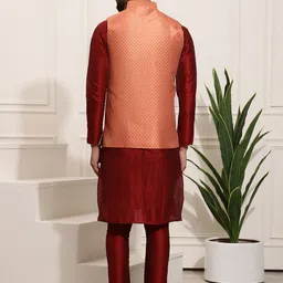 SOJANYA Men Grey Solid Kurta Set & Nehru Jacket image 4