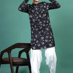 Sangria Floral Printed Mandarin Collar Straight Kurta-image-44