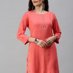 SHOWOFF Women Pink Solid Straight Kurti-picture-23