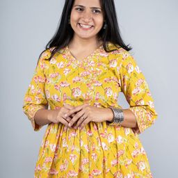 Masang Floral Printed V-Neck Pure Cotton Pleated Kurti-image-39