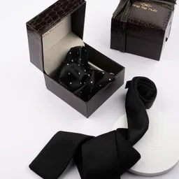 The Tie Hub Printed Accessory Gift Set-image-78