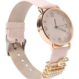 HAUTE SAUCE by  Campus Sutra Analogue Watch With Crescent Moon Watch Charm AW23_HSCW5097 image 4