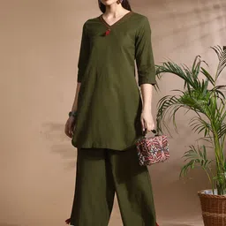 aayusika V-Neck Three Quarter Sleeve Top & Trouser-15
