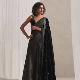 Swtantra Women Floral Embroidered Velvet Shawl-picture-31
