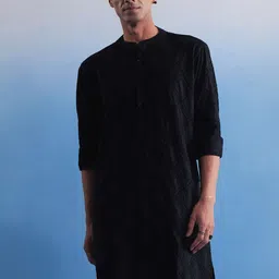 SHVAAS by VASTRAMAY Men Schiffli Embroidered Cotton Kurta-image-18