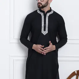 SOJANYA Band Collar Geometric Thread Work Cotton Kurta-picture-6
