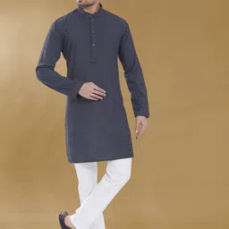 DIVISIVE Men Embroidered Thread Work Kurta-image-42