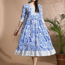 CRENOL THREADS Women Floral Printed Thread Work Kurta-33