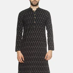 PAROKSH Men Black & White Ikat Printed Straight Cotton Kurta-picture-12
