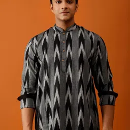Streaks & Crosses Ikat Printed Mandarin Collar Regular Cotton Kurta-image-55