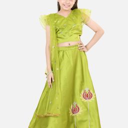 BownBee Girls Sequinned Detailed V-Neck Lehenga & Blouse With Dupatta-image-9