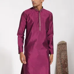 VASTRAMAY Mandarin Collar Silk Thread Work Jacquard Kurta-image-14