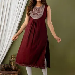 NISHABD Ethnic Motifs Yoke Design Sleeveless High Slit Kurta-picture-21