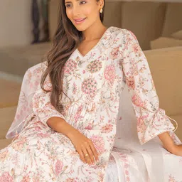 Sangria Floral Printed V Neck Pleated A-Line Kurta With Trousers & Dupatta-picture-46