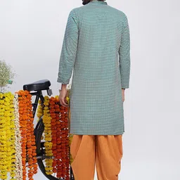 Anouk Men Checked Thread Work Kurta image 2