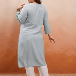 Vishudh Plus Size Embroidered Straight Kurta image 5