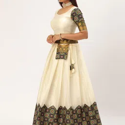 Fabcartz Zari Unstitched Lehenga & Blouse With Dupatta image 4