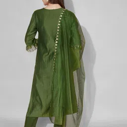 Mitera Floral Yoke Design Regular Thread Work Kurta with Trousers & With Dupatta image 4