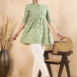 Anouk Floral Printed Ruched Pure Cotton A-Line Kurti-image-9