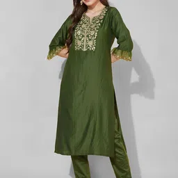 Mitera Floral Yoke Design Regular Thread Work Kurta with Trousers & With Dupatta image 3