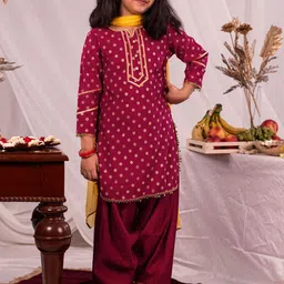 VASTRAMAY Girls Ethnic Motifs Foil Printed Gotta Patti Straight Kurta & Patiala &Dupatta-image-56
