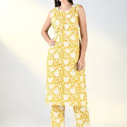 SHOWOFF Women Floral Printed Regular Kurta with Trousers-picture-31