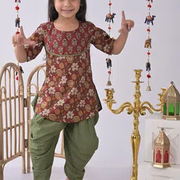 Sangria Girls Printed Pure Cotton Kurti With Dhoti Pants-image-56