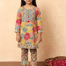 Readiprint Fashions Girls Floral Printed Sequinned Pure Cotton Straight Kurta With Pyjamas image 4