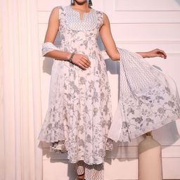 Jaitpuriya Women Floral Printed Regular Gotta Patti Pure Cotton Kurta with Trousers & With Dupatta-image-96