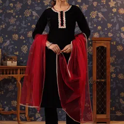 House of Pataudi Velvet Straight Kurta & Trousers With Dupatta-45