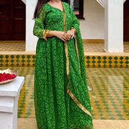 Thread & Button Women Green Floral Printed Silk Chiffon Kurta with Churidar & With Dupatta-image-95