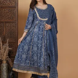 MEERA FAB Floral Printed Regular Pure Cotton Kurta with Palazzos & With Dupatta image 5