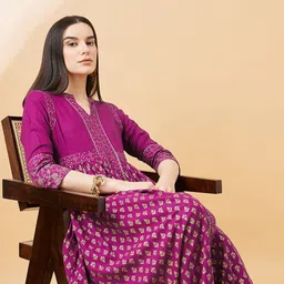 all about you Maroon Ethnic Motifs Printed Gotta Patti Regular Kurta with Trousers-picture-18