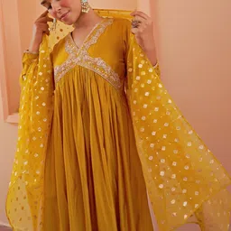 Janasya Thread Work Chanderi Silk Kurta & Palazzos With Dupatta image 5
