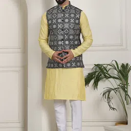 SOJANYA Men Ethnic Motifs Embroidered Regular Thread Work Kurta with Churidar-9