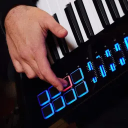 alesis Vortex Wireless 2 - High-Performance USB MIDI Wireless Keytar Synth Piano Keytar image 3