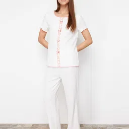 Trendyol Round-Neck Nightsuit-picture-26