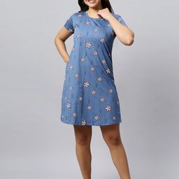QUIRA Stars Printed T-shirt Nightdress-image-17