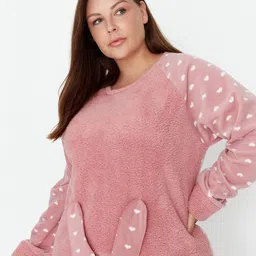 Trendyol Plus Size Conversational Printed Round Neck Fuzzy Textured T-shirt & Pyjamas image 2