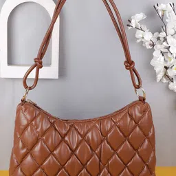 Mochi Structured Handheld Bag with Quilted image 2