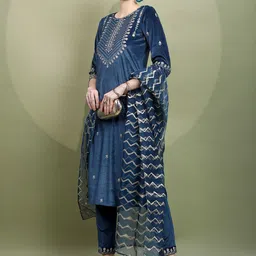 Vishudh Ethnic Motifs Embroidered Thread Work Kurta with Trousers & Dupatta image 5