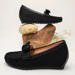 Try Me Embellished Wedge Pumps with Bows-51