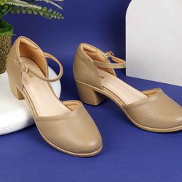 Mochi Embellished Block Pumps with Bows-48