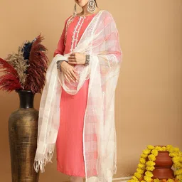 Tulsattva Floral Printed Regular Kurta With Trousers & Dupatta image 4