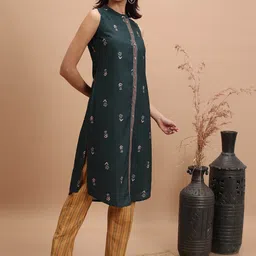 Vishudh Floral Printed Band Collar Regular Kurta with Trousers & With Dupatta image 4