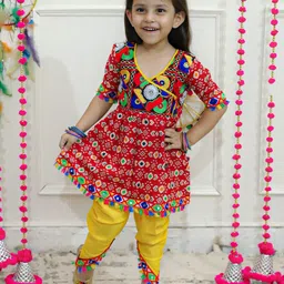 BownBee Girls Ethnic Motifs Printed V-Neck Angrakha Thread Work Pure Cotton Kurta Set-picture-57